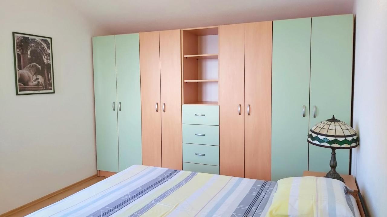 Apartments Borak Омиш Экстерьер фото