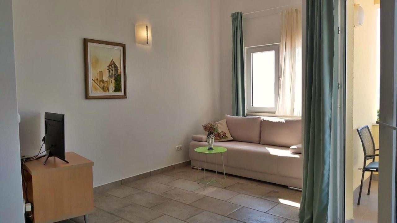 Apartments Borak Омиш Экстерьер фото